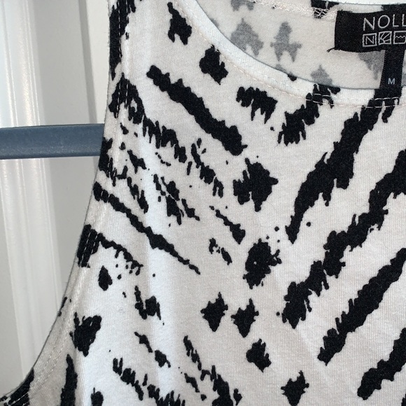 Relaxed Racerback Cropped Top - Picture 2 of 3